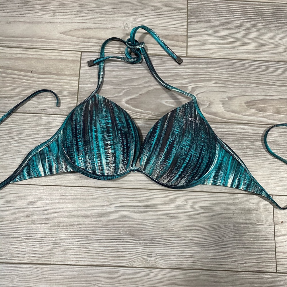 Oakley Bathing Suit Top size medium